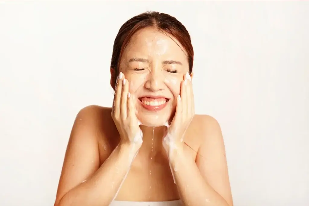 Try Magic Uses of Multani Mitti - Benefits for Skin & Easy DIY Recipes 2 Try Magic Uses of Multani Mitti - Benefits for Skin & Easy DIY Recipes