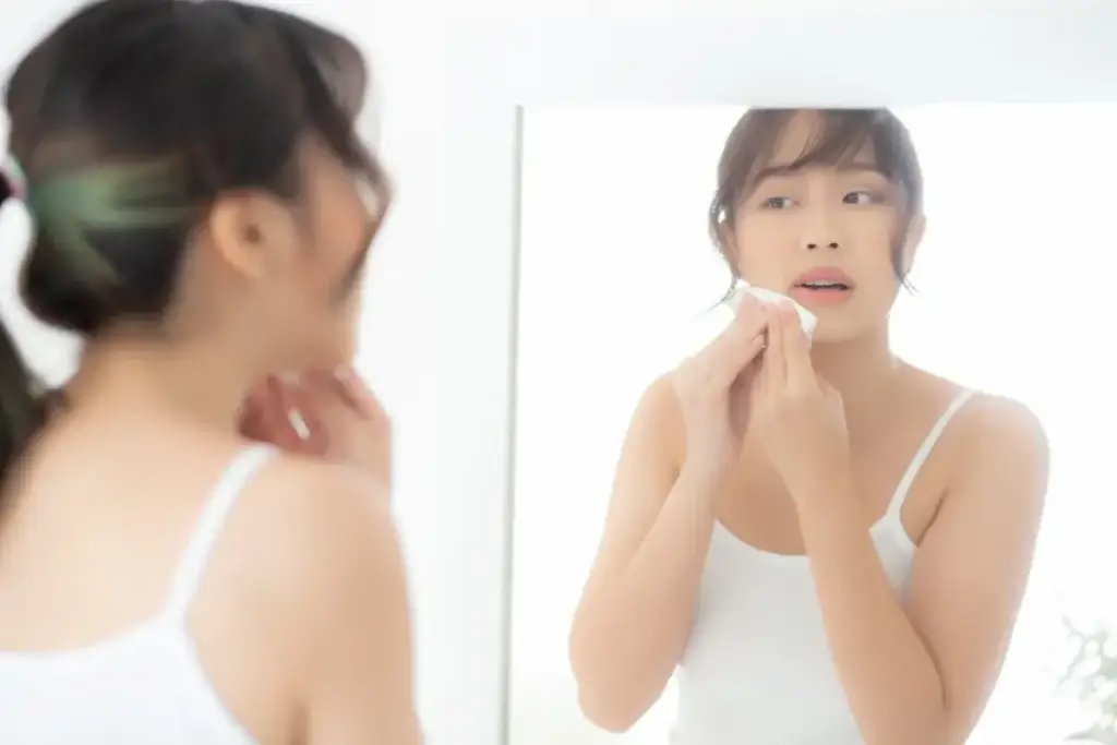 डेली 5-मिनट मेकअप रूटीन - ऑफिस और कॉलेज के लिए फ्रेश लुक 3 Why No-Makeup Look Popular in India