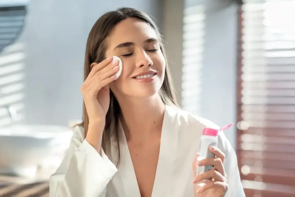 Best Face Toners Benefits, How to Use & Side Effects (2)